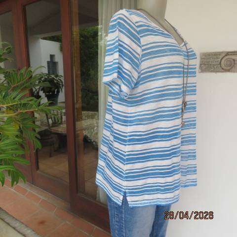 DONNA casual horizontal white and cornflower blue short sleeve top size 42