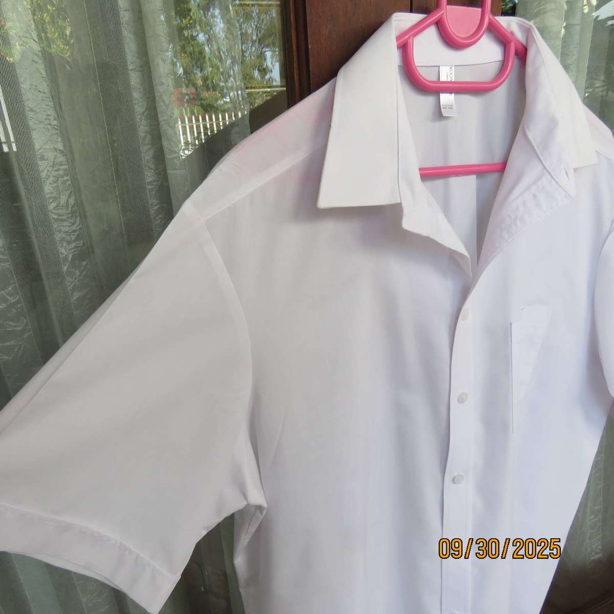WOOLWORTHS white short sleeve high school boys shirt chest 102cm. 14-16yr