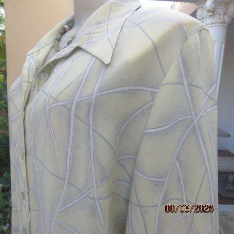DONNA CLAIRE mint green long sleeve shirt with grey-white graphic print, size 42