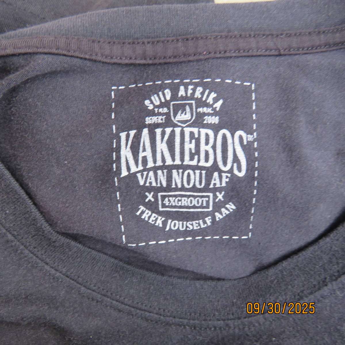 KAKIEBOS very black short sleeve 100% cotton T Shirt with Logo. Size 4XL.