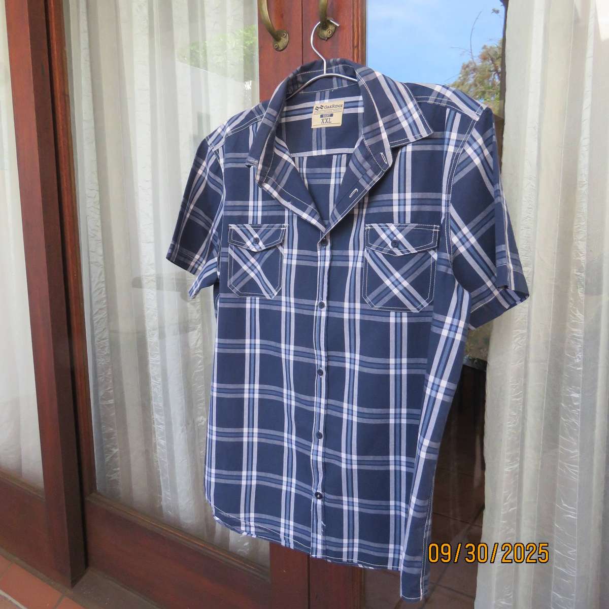 OAKRIDGE navy-blue and white check cotton short sleeve shirt. Size XXL