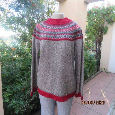 Fair Isle knit slip-over pullover mottled grey-beige with red collar, size 40