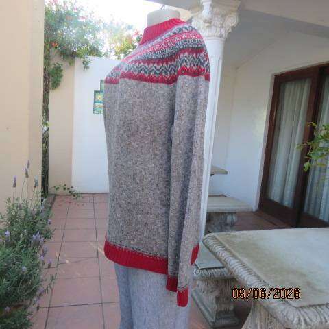 Fair Isle knit slip-over pullover mottled grey-beige with red collar, size 40