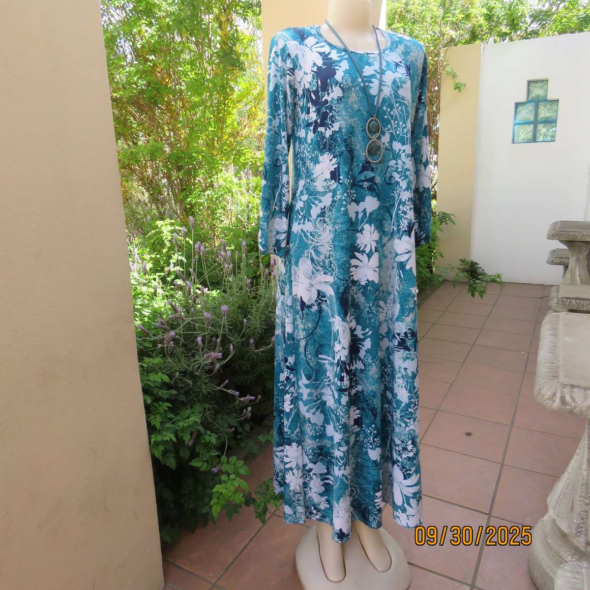 Jade-navy and white floral print long sleeve stretch maxi A-Line dress. Size 36-38.