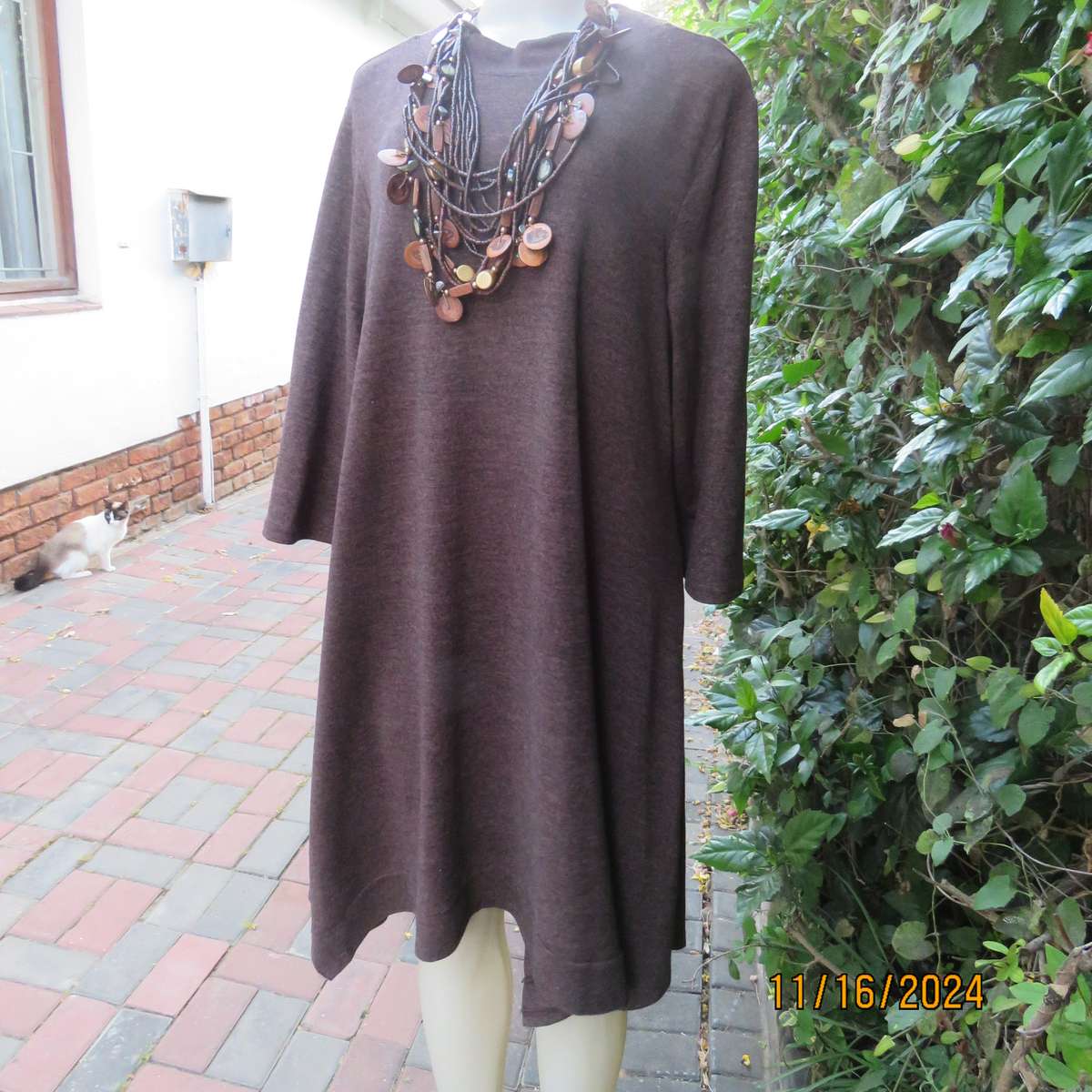 GINGER MARY mottled brown stretch polyester slip over crew neck dress. Size 42. As new condition.