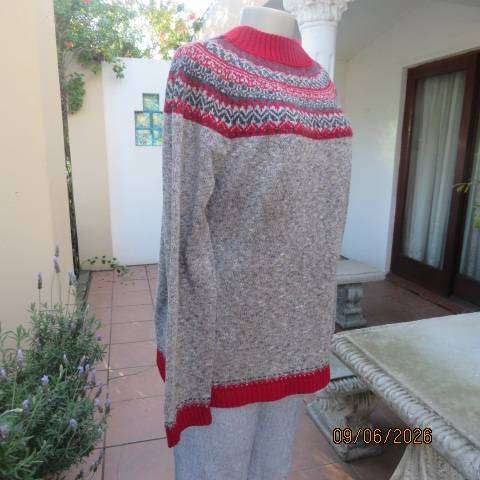 Fair Isle knit slip-over pullover mottled grey-beige with red collar, size 40