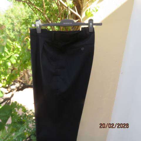 WOOLWORTHS black pleated front dress pants with side and back pockets, size 42