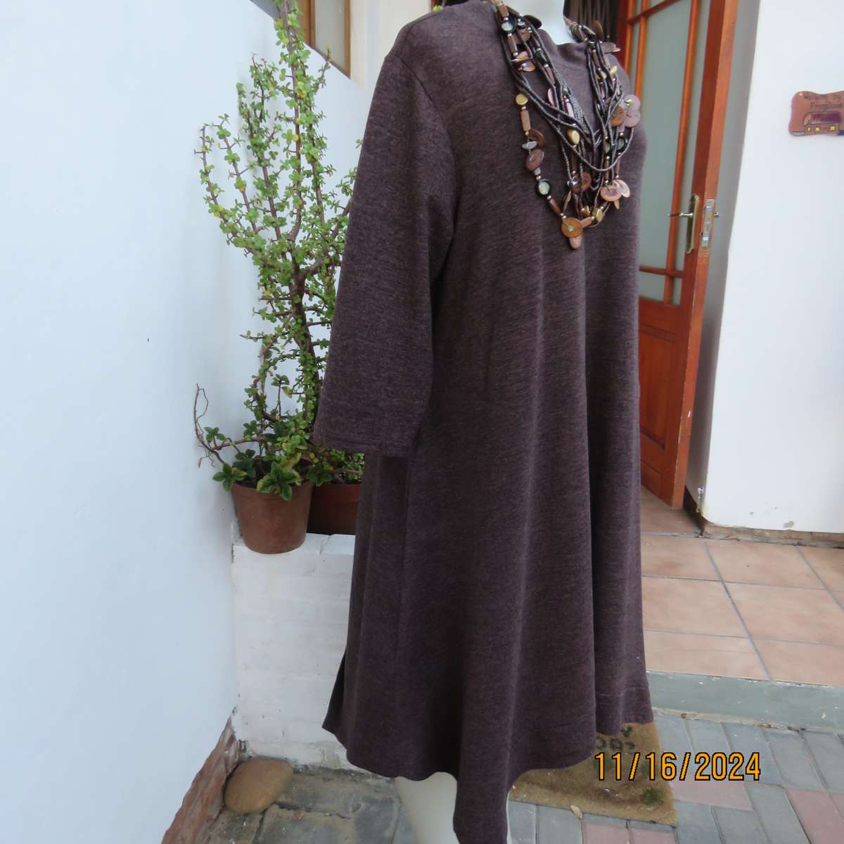 GINGER MARY mottled brown stretch polyester slip over crew neck dress. Size 42. As new condition.