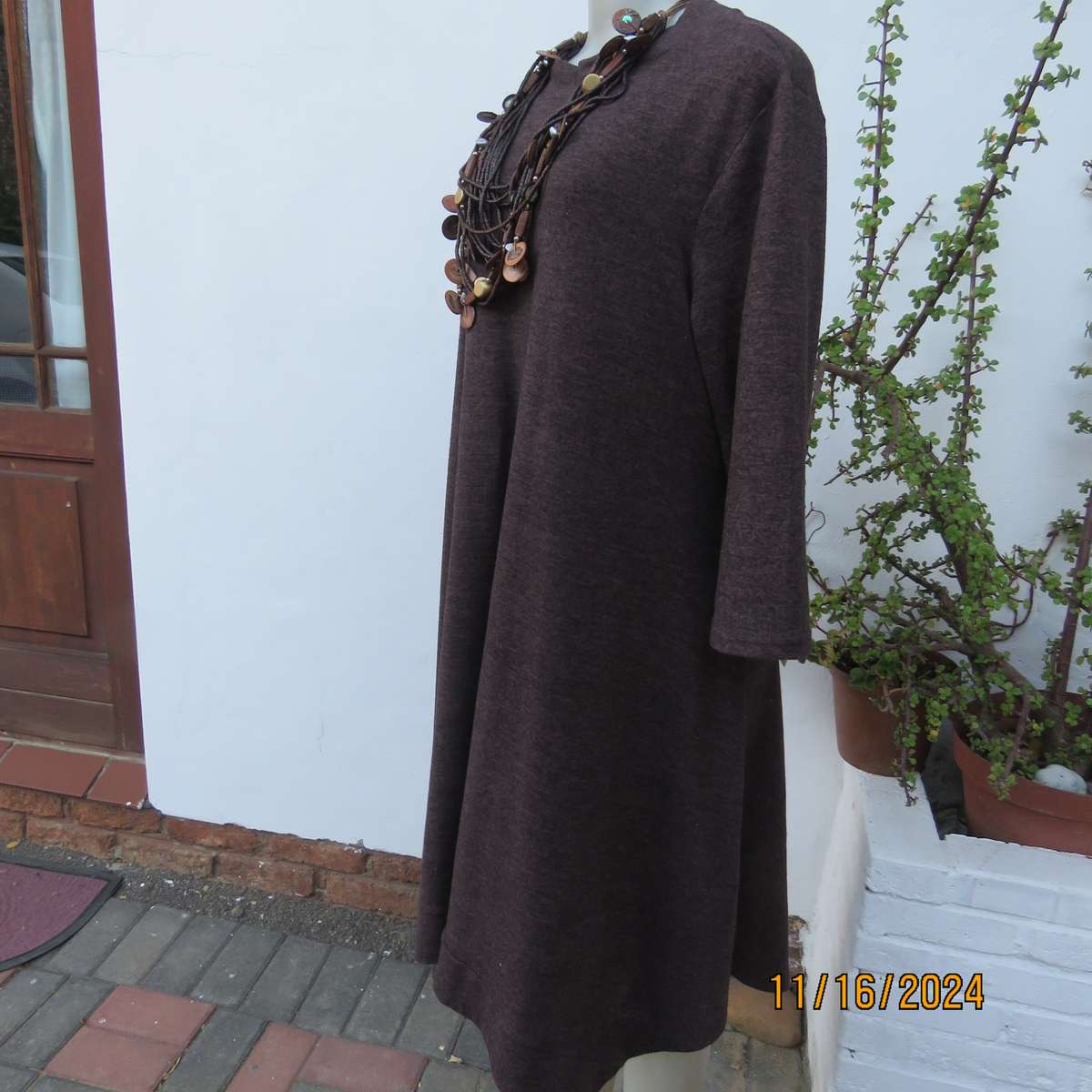 GINGER MARY mottled brown stretch polyester slip over crew neck dress. Size 42. As new condition.