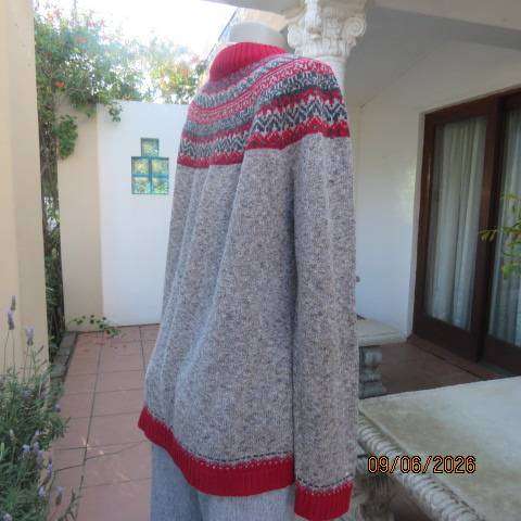 Fair Isle knit slip-over pullover mottled grey-beige with red collar, size 40