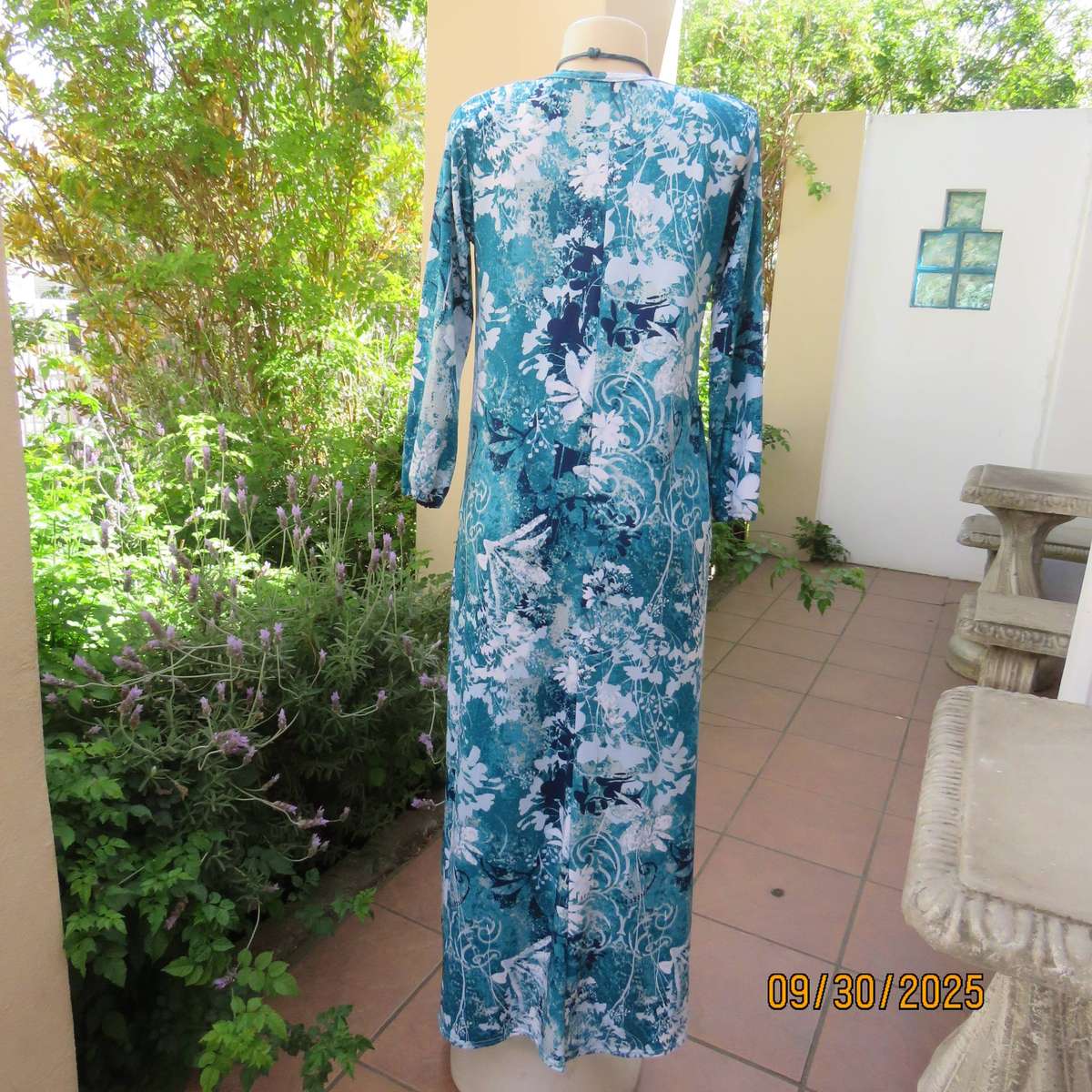Jade-navy and white floral print long sleeve stretch maxi A-Line dress. Size 36-38.