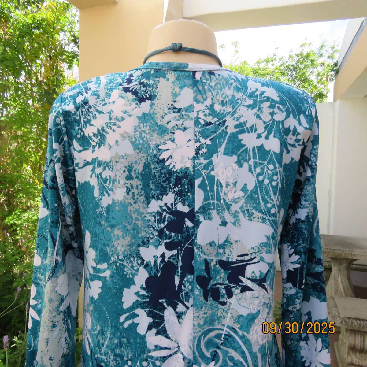 Jade-navy and white floral print long sleeve stretch maxi A-Line dress. Size 36-38.