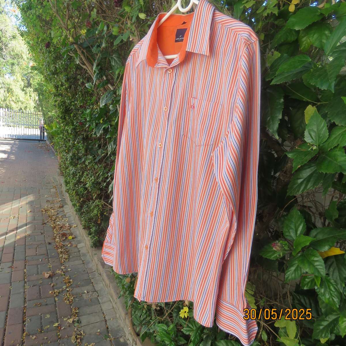 DANIEL HECHTER modern long sleeve embossed orange-blue striped shirt size Large.