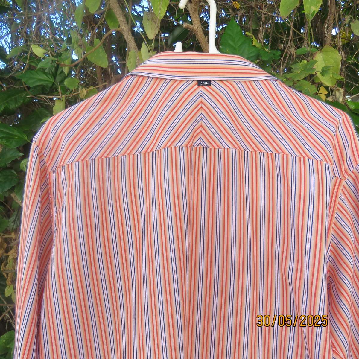 DANIEL HECHTER modern long sleeve embossed orange-blue striped shirt size Large.