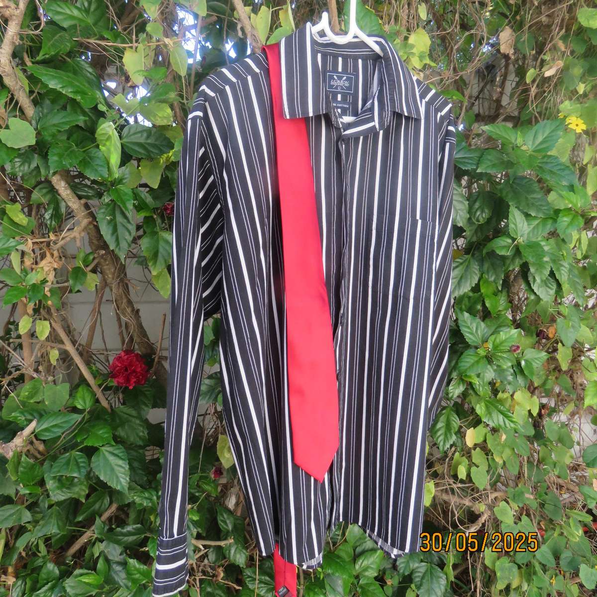 J. CREW pure cotton long sleeve black-white vertical striped size Large shirt.