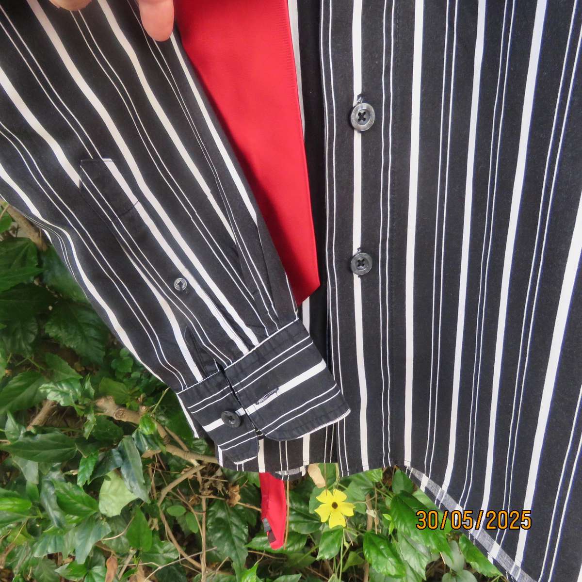 J. CREW pure cotton long sleeve black-white vertical striped size Large shirt.