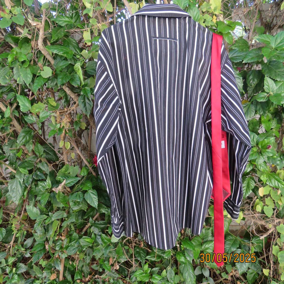 J. CREW pure cotton long sleeve black-white vertical striped size Large shirt.