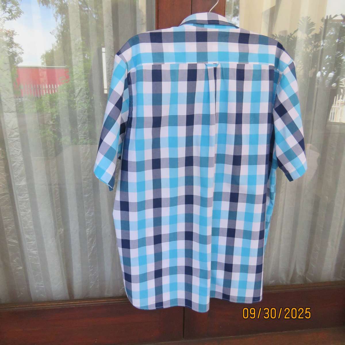 HI-TEC blue-navy and white check short sleeve cotton shirt. Size 2XL.