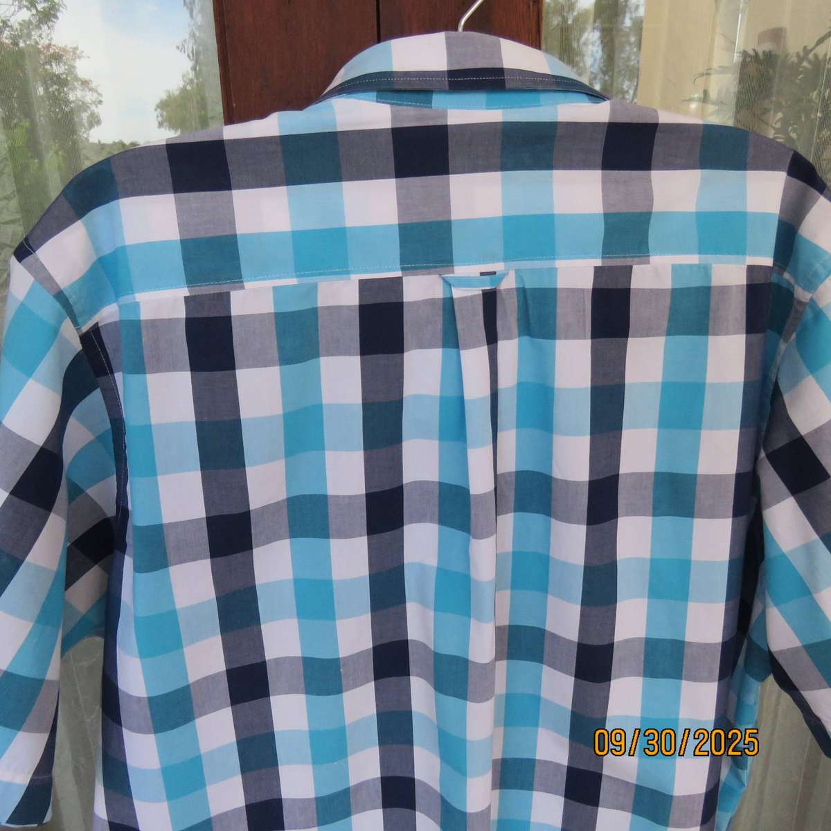 HI-TEC blue-navy and white check short sleeve cotton shirt. Size 2XL.
