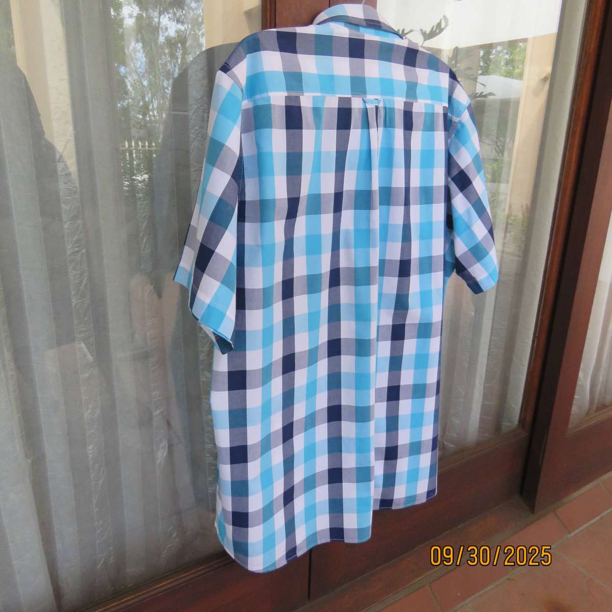 HI-TEC blue-navy and white check short sleeve cotton shirt. Size 2XL.