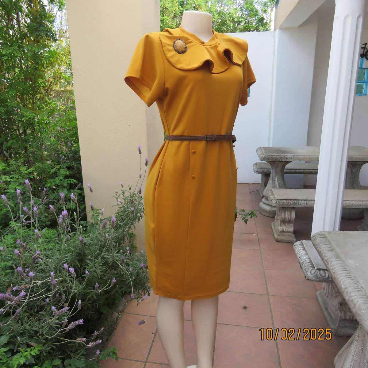 AMERIE mustard stretch textured polycotton dress size 38. Round collar.