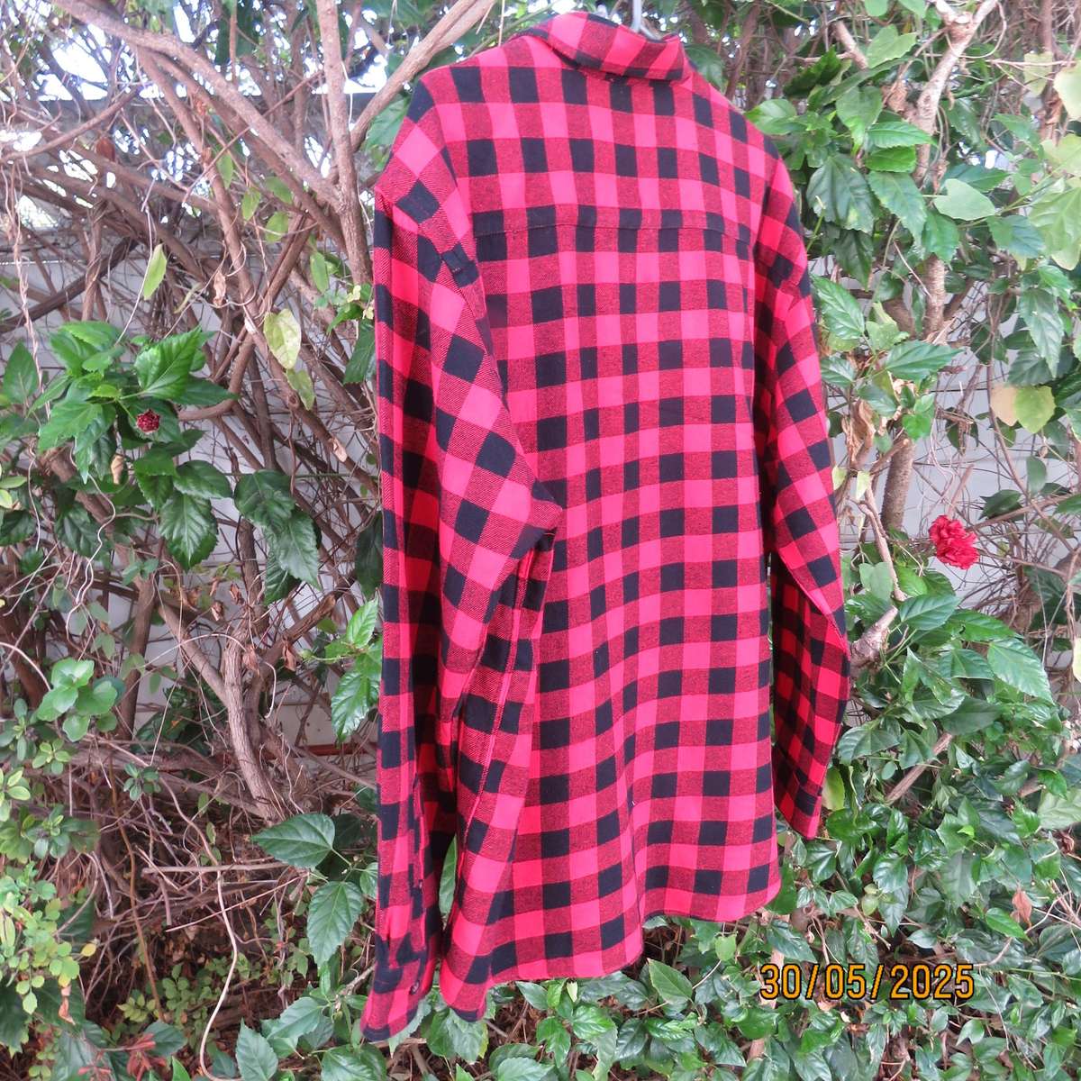 PURE WORK warm 100% cotton black-red checked long sleeve shirt size XL.