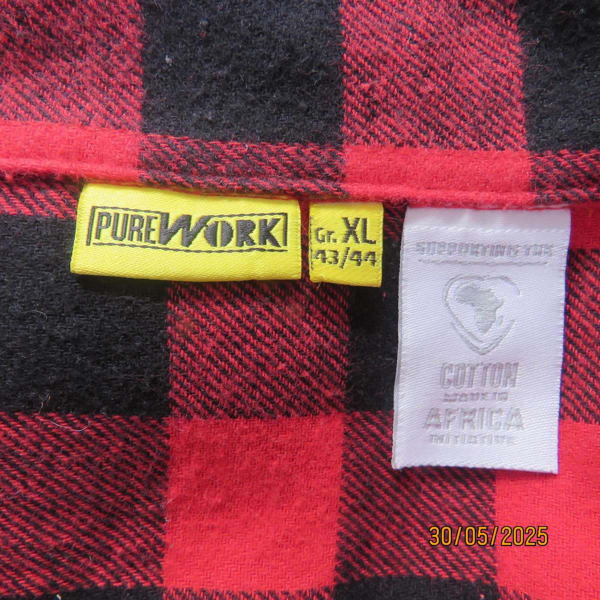 PURE WORK warm 100% cotton black-red checked long sleeve shirt size XL.