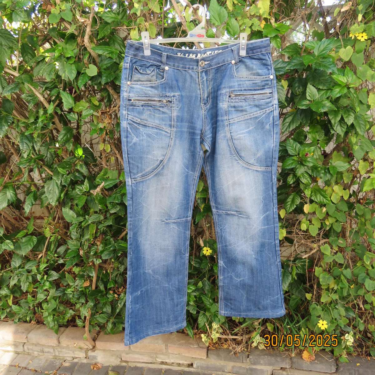 RELAY men's blue denim polycotton jeans size 38. Inner leg 77cm. 10 pockets