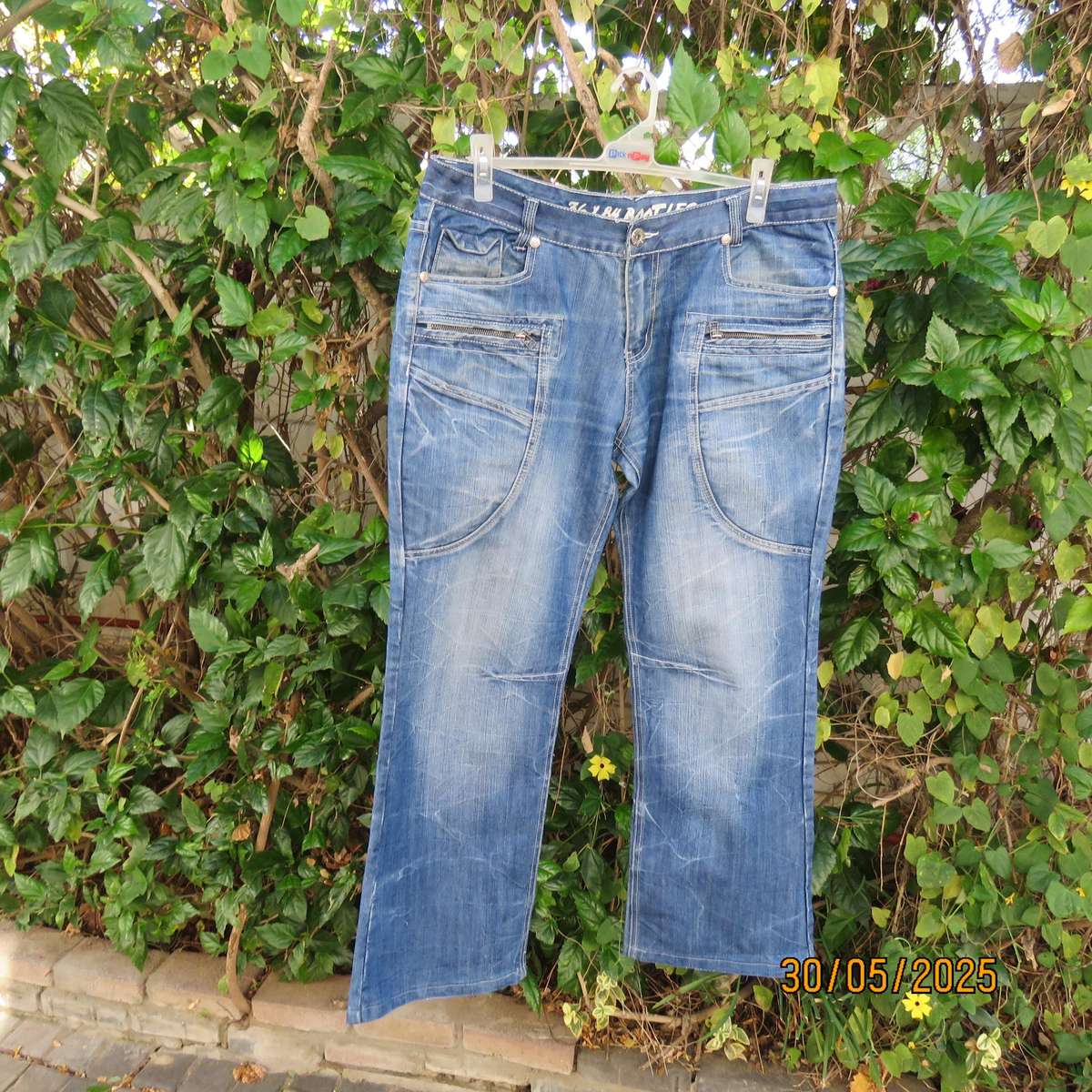 RELAY men's blue denim polycotton jeans size 38. Inner leg 77cm. 10 pockets