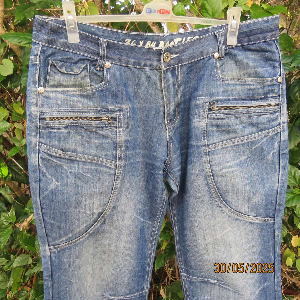 RELAY men's blue denim polycotton jeans size 38. Inner leg 77cm. 10 pockets