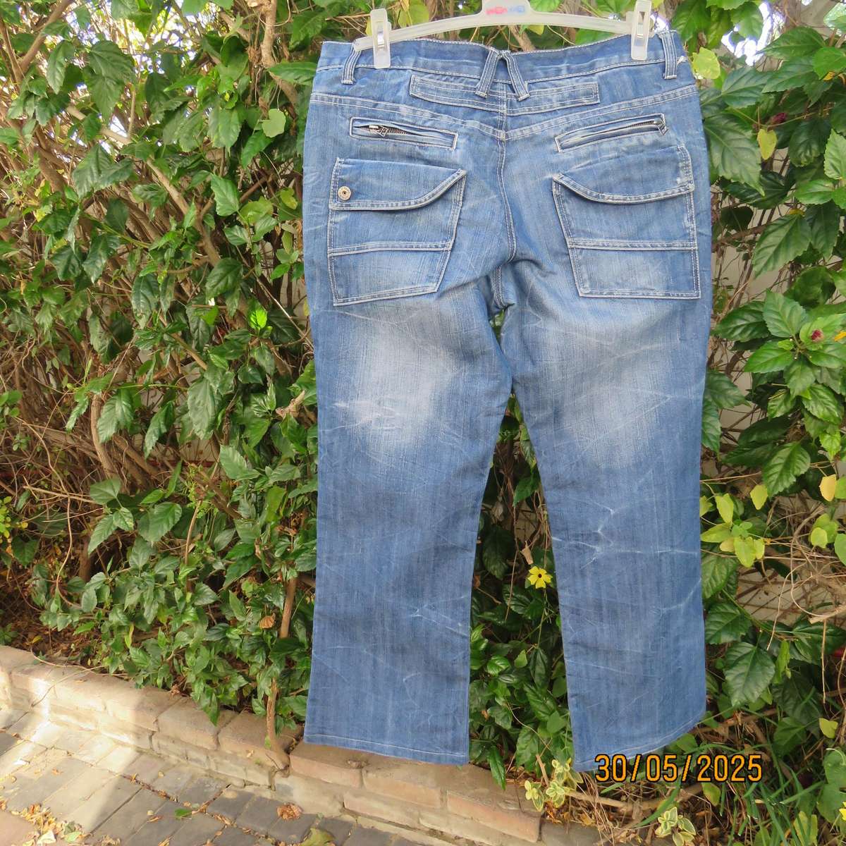 RELAY men's blue denim polycotton jeans size 38. Inner leg 77cm. 10 pockets