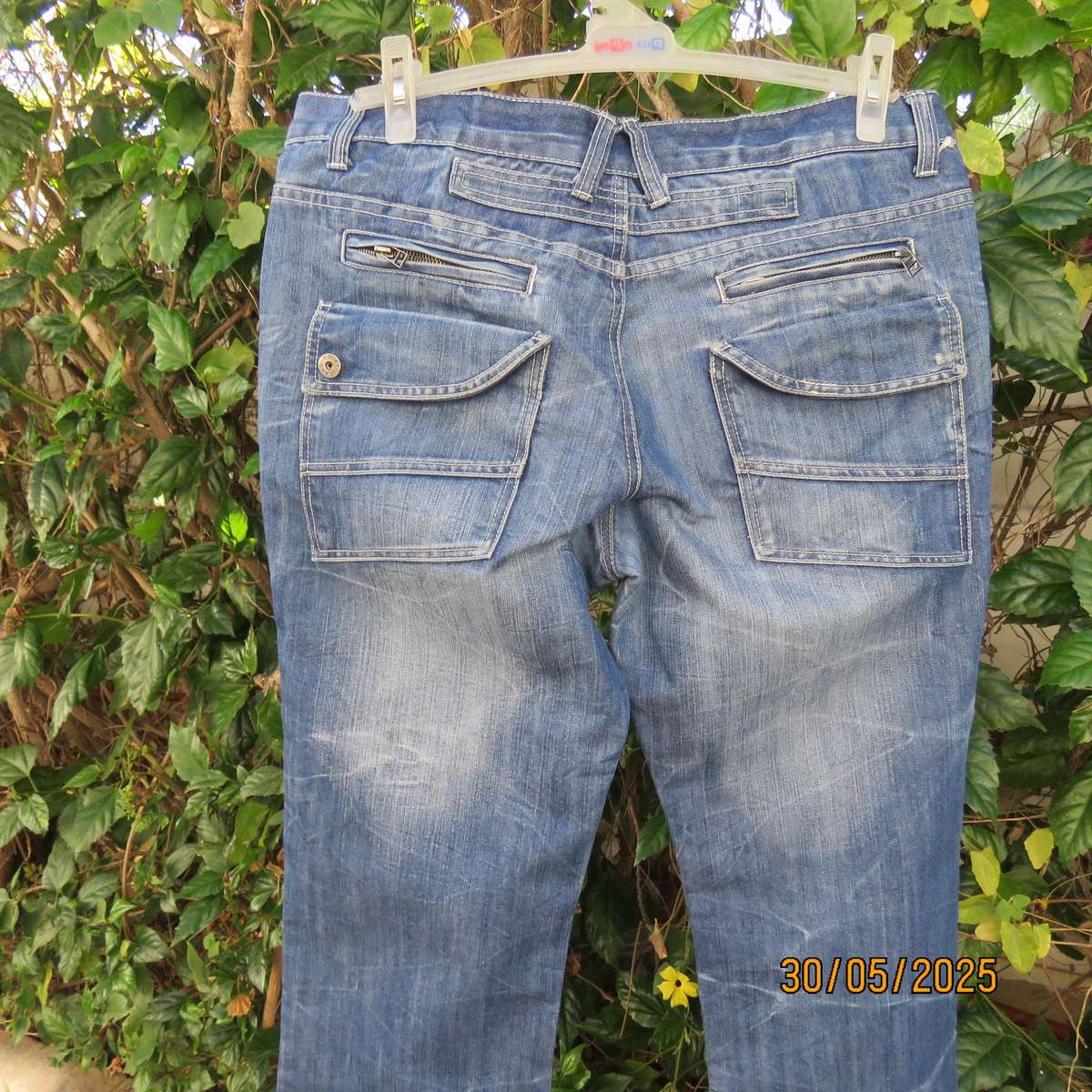RELAY men's blue denim polycotton jeans size 38. Inner leg 77cm. 10 pockets