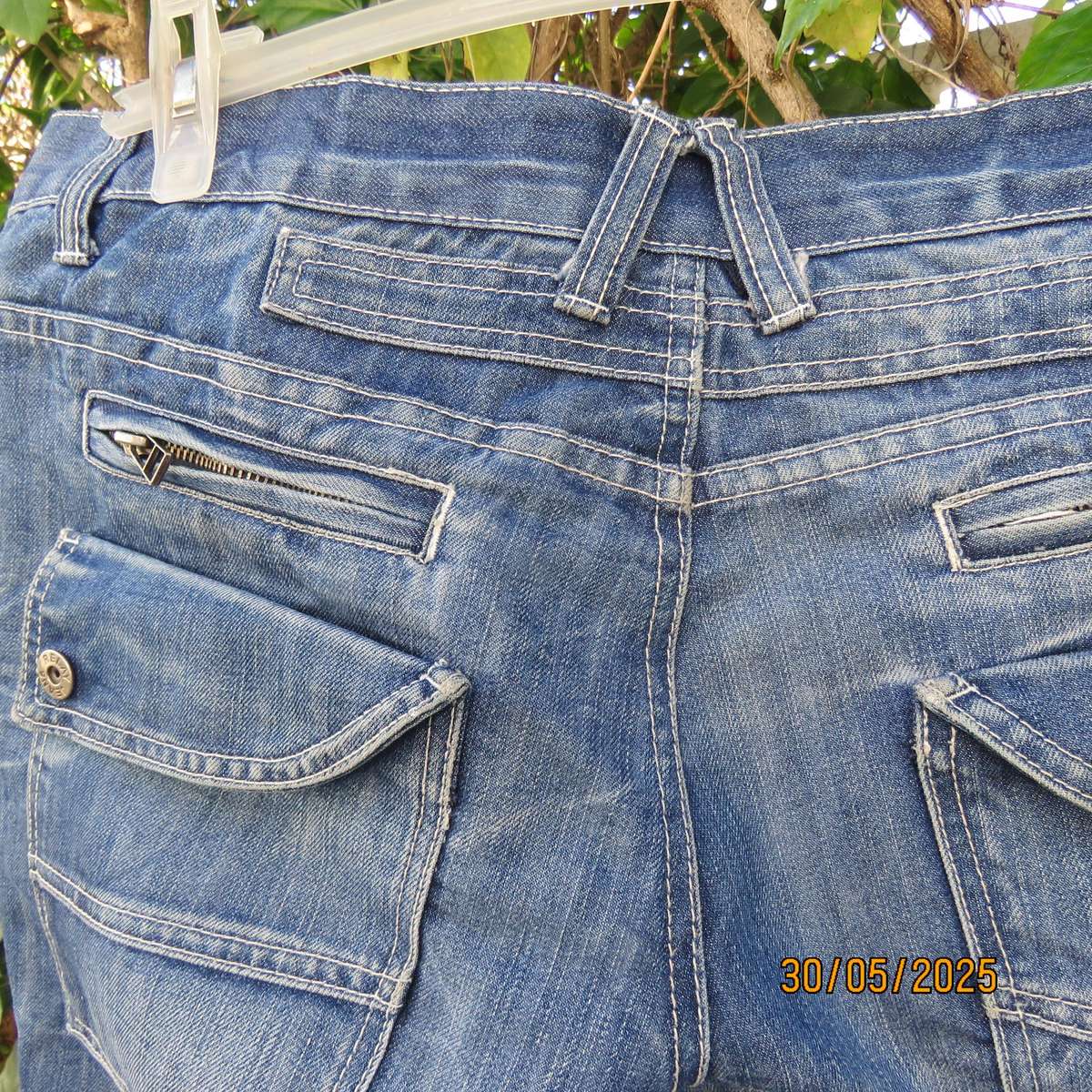 RELAY men's blue denim polycotton jeans size 38. Inner leg 77cm. 10 pockets