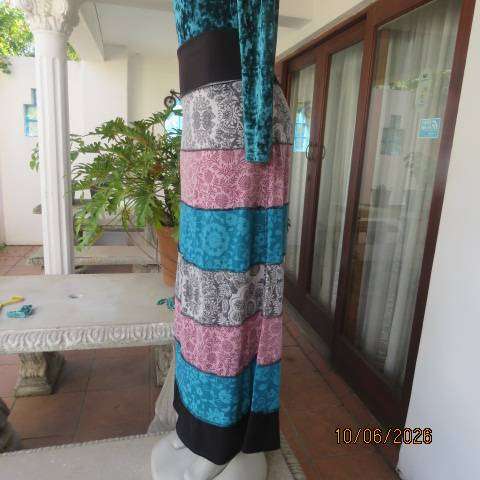 XINDA bohemian ankle length skirt with horizontal colour line pattern, size 38-40