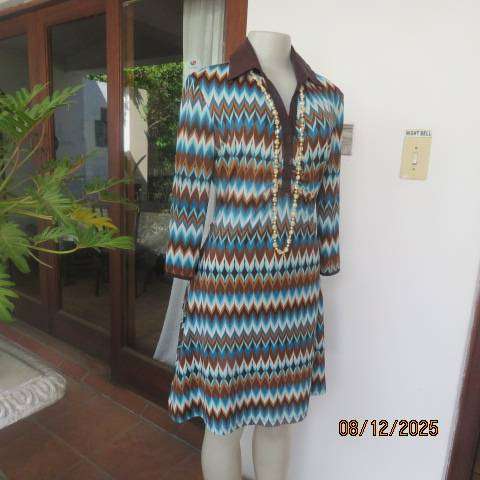 WWW zig zag horizontal printed stretch polyester dress in jade-browns and cream. Size 34