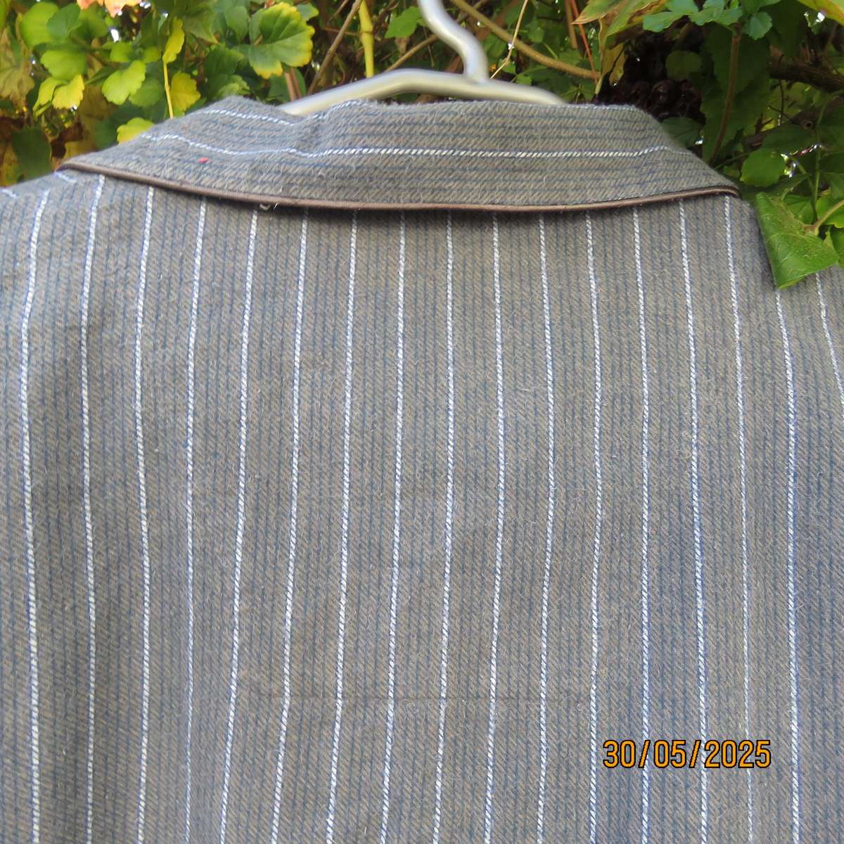 Men's soft warm pajama grey striped top in 100% cotton. By SIGNATURE. XL