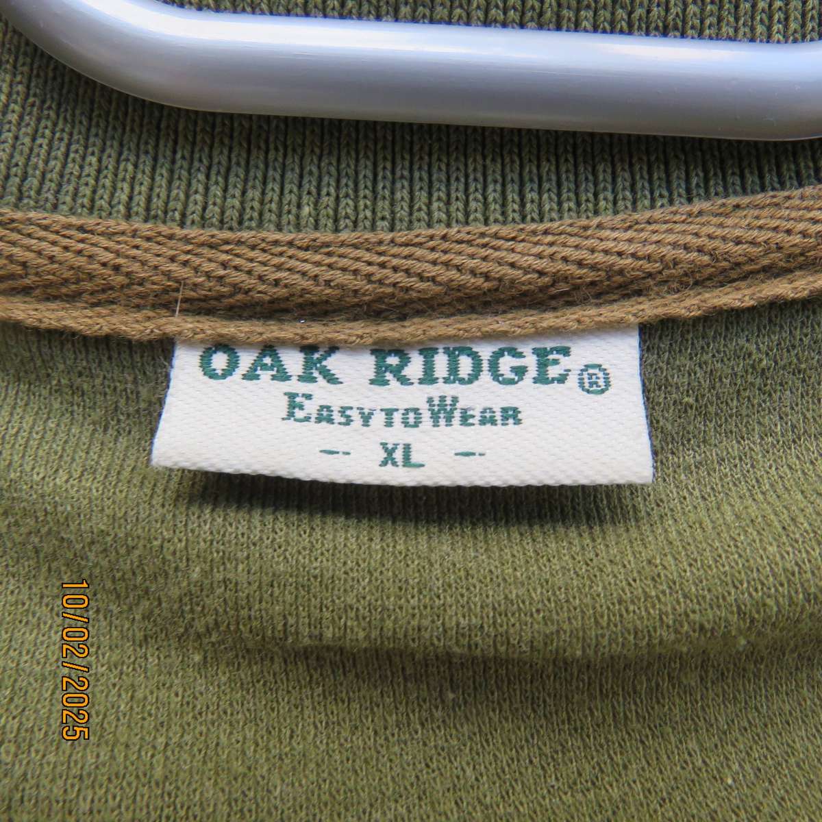 Army green textured polycotton short sleeve golf shirt size XL.