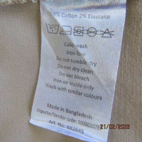 Beige cotton Bermuda shorts for women size 42-18, with belt loops