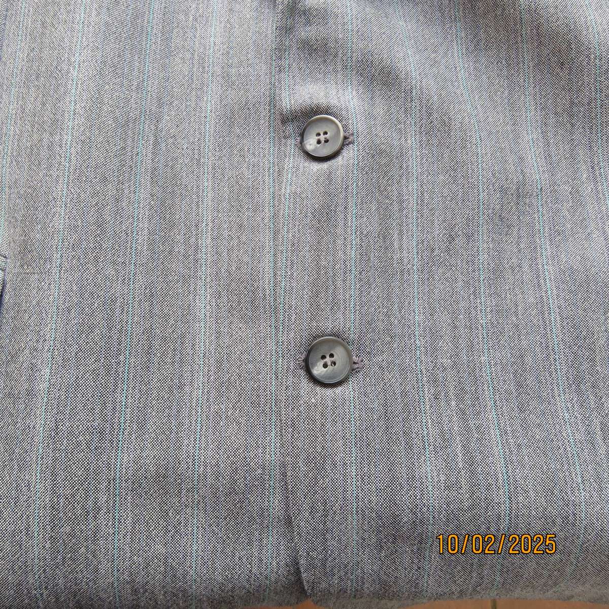 REID & TAYLOR men's 2 button jacket in silvergrey with mohair from Germany. Size 42