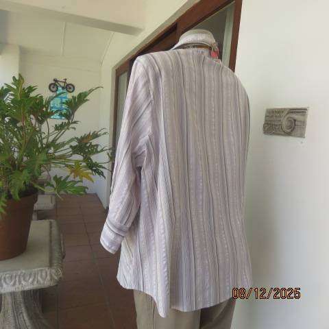 DONNA CLAIRE striped button down top in pale grey-white-brown and lilac. Size 44