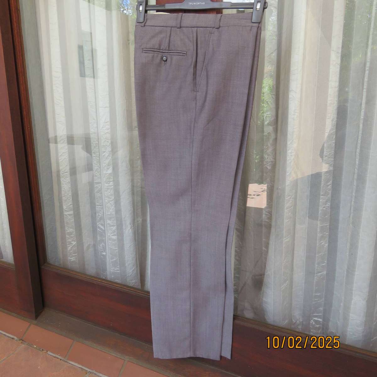 SERVUS light grey dress pants in mohair-wool and trevira. Size 36