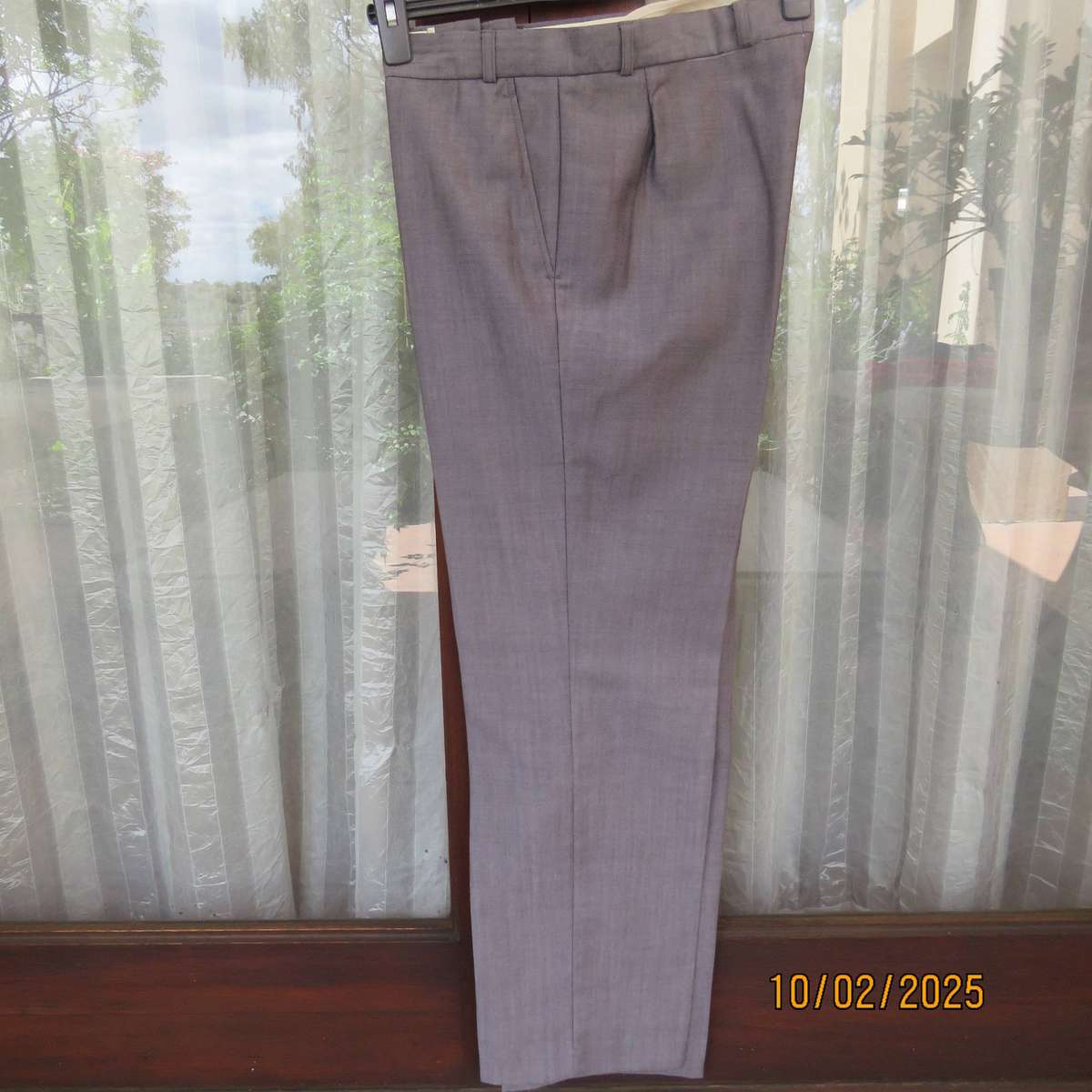 SERVUS light grey dress pants in mohair-wool and trevira. Size 36