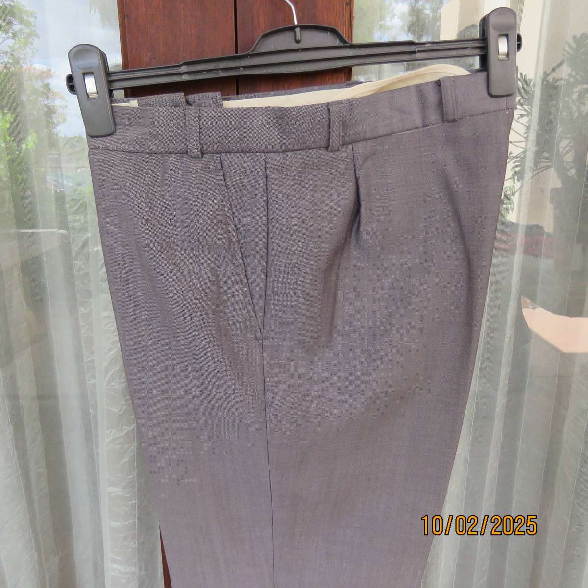 SERVUS light grey dress pants in mohair-wool and trevira. Size 36