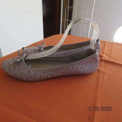 Pinkish grey faux ostrich leather flat ballerina shoes with front bow - Size 7