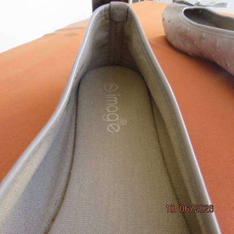 Pinkish grey faux ostrich leather flat ballerina shoes with front bow - Size 7