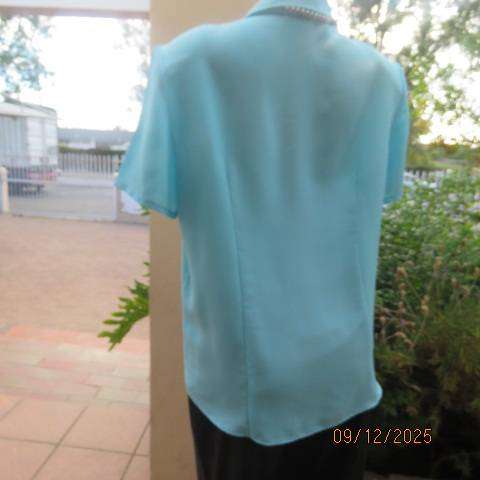 CASUAL American sky blue short sleeve tailored button down top size 40
