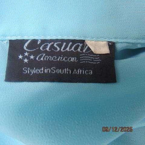 CASUAL American sky blue short sleeve tailored button down top size 40