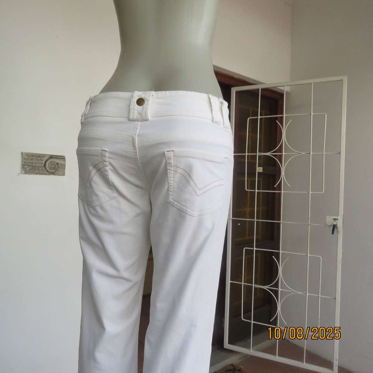 Cream stretch fine corduroy hipster bootcut pants size 32