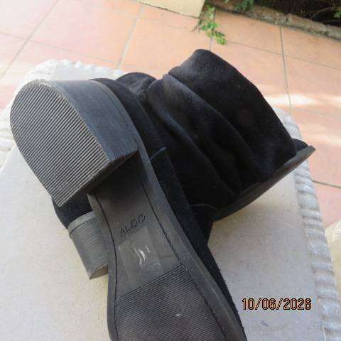 ALDO black suede boots with side zips and loose folds, size 6