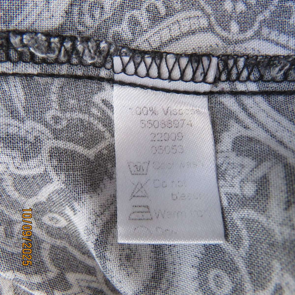 Black-white bohemian print off the shoulder slip over viscose top size 42.